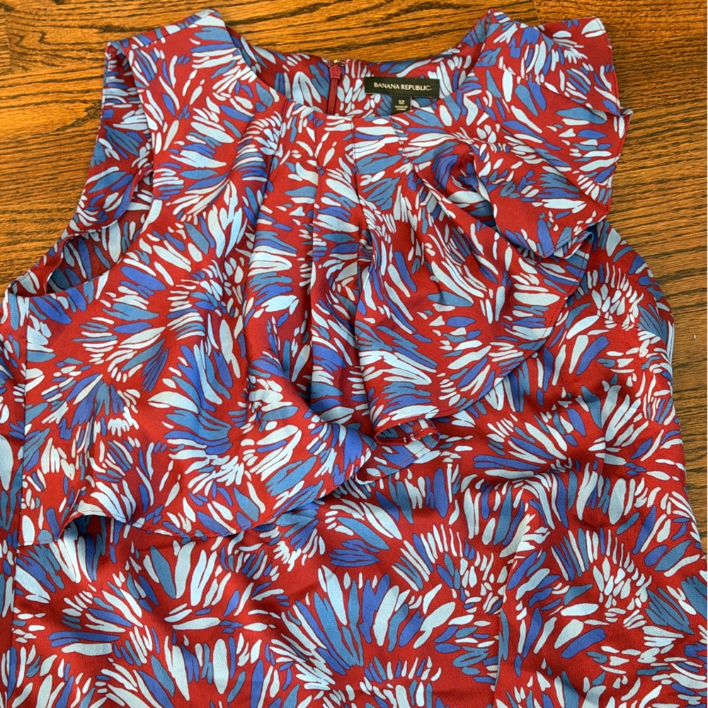 Banana Republic Red and Blue Patterned Top excellent condition.